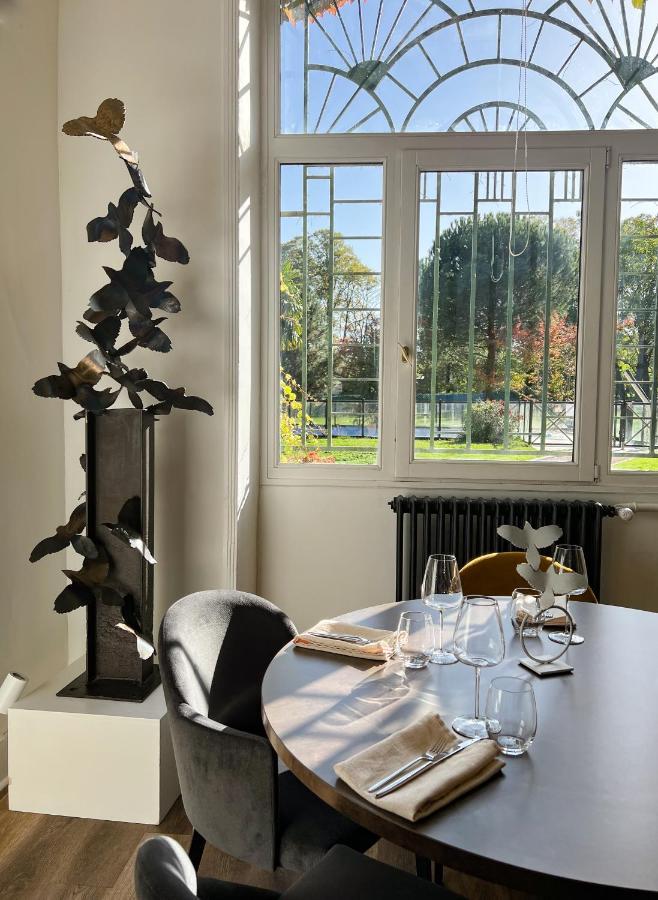 Logis Hotels Chateau De La Barge Chaintre Bagian luar foto