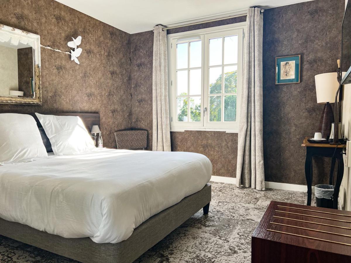 Logis Hotels Chateau De La Barge Chaintre Bagian luar foto