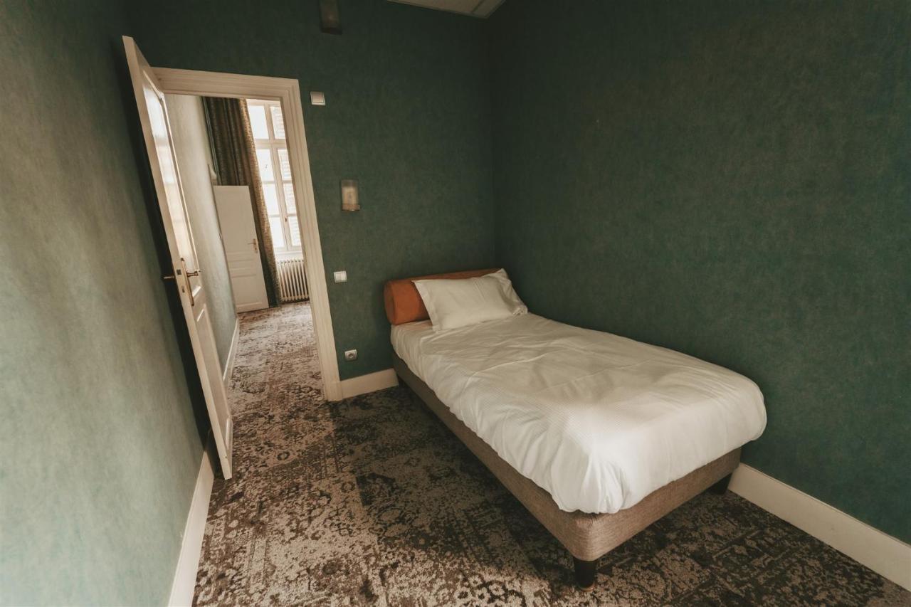 Logis Hotels Chateau De La Barge Chaintre Bagian luar foto