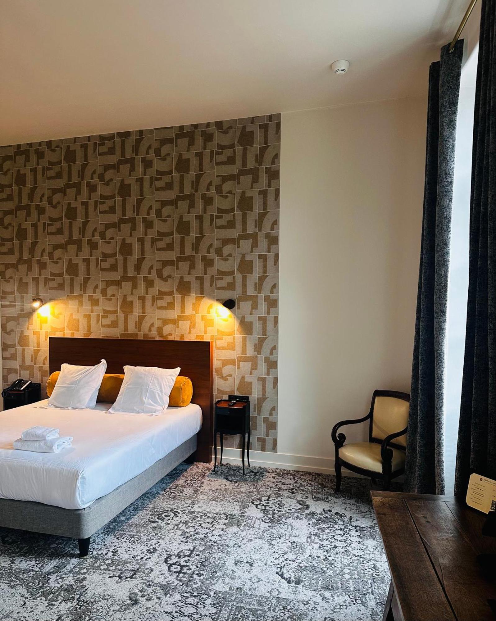 Logis Hotels Chateau De La Barge Chaintre Bagian luar foto