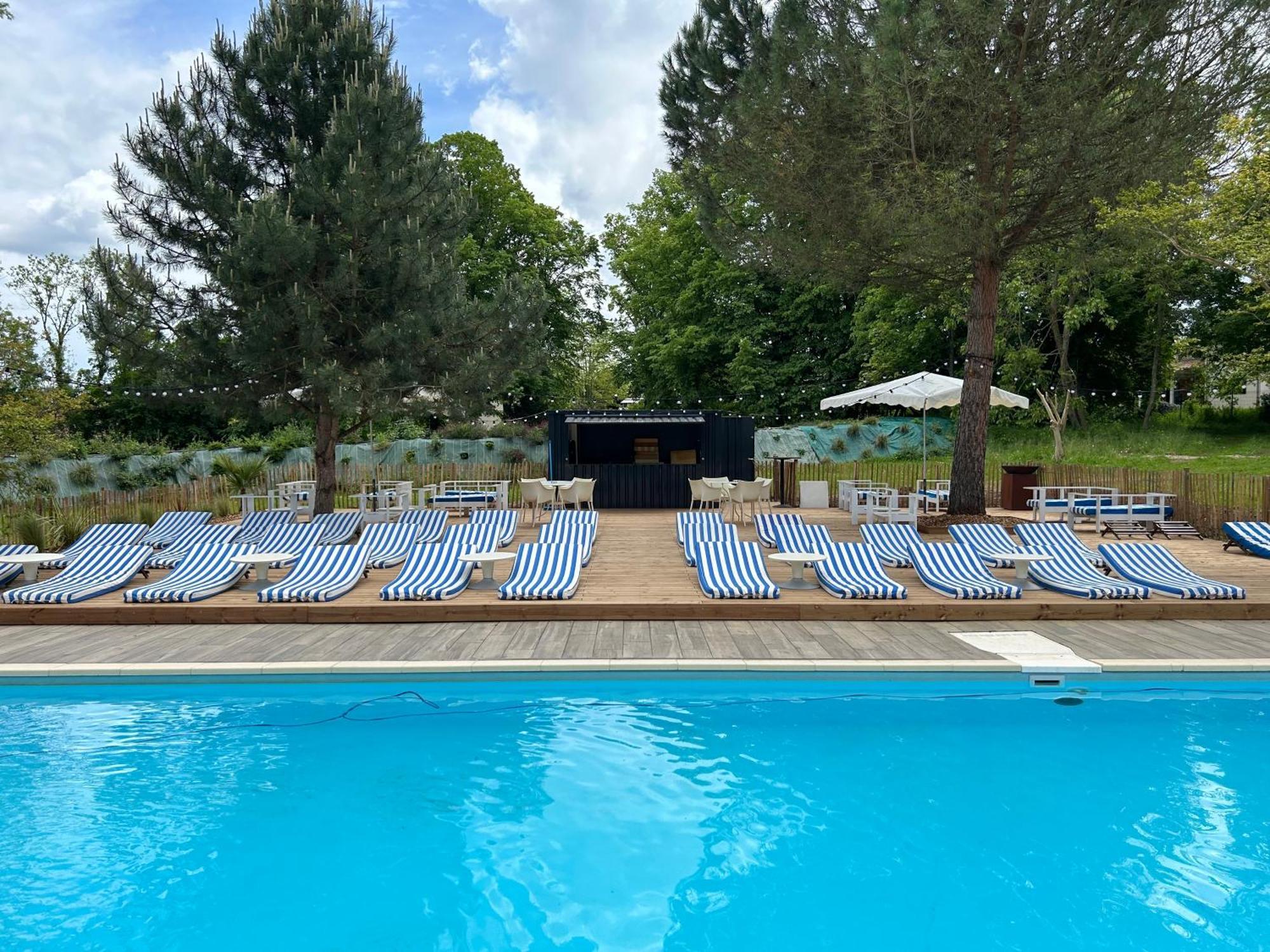 Logis Hotels Chateau De La Barge Chaintre Bagian luar foto